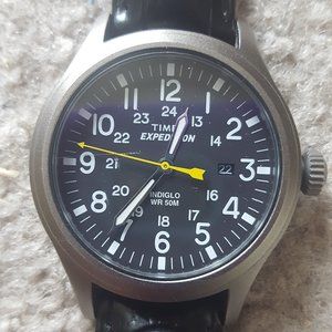 Like-new Timex watch with working Indiglo with black leather band